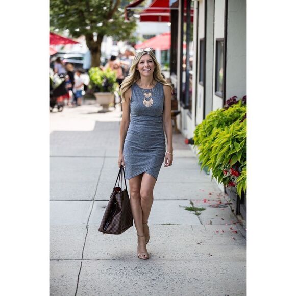 ✨Leith Ruched Body-Con Sleeveless Dress✨ - Picture 1 of 7